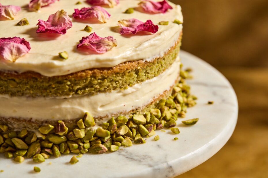 pistachio-cardamom-cake-rose-petals-stand